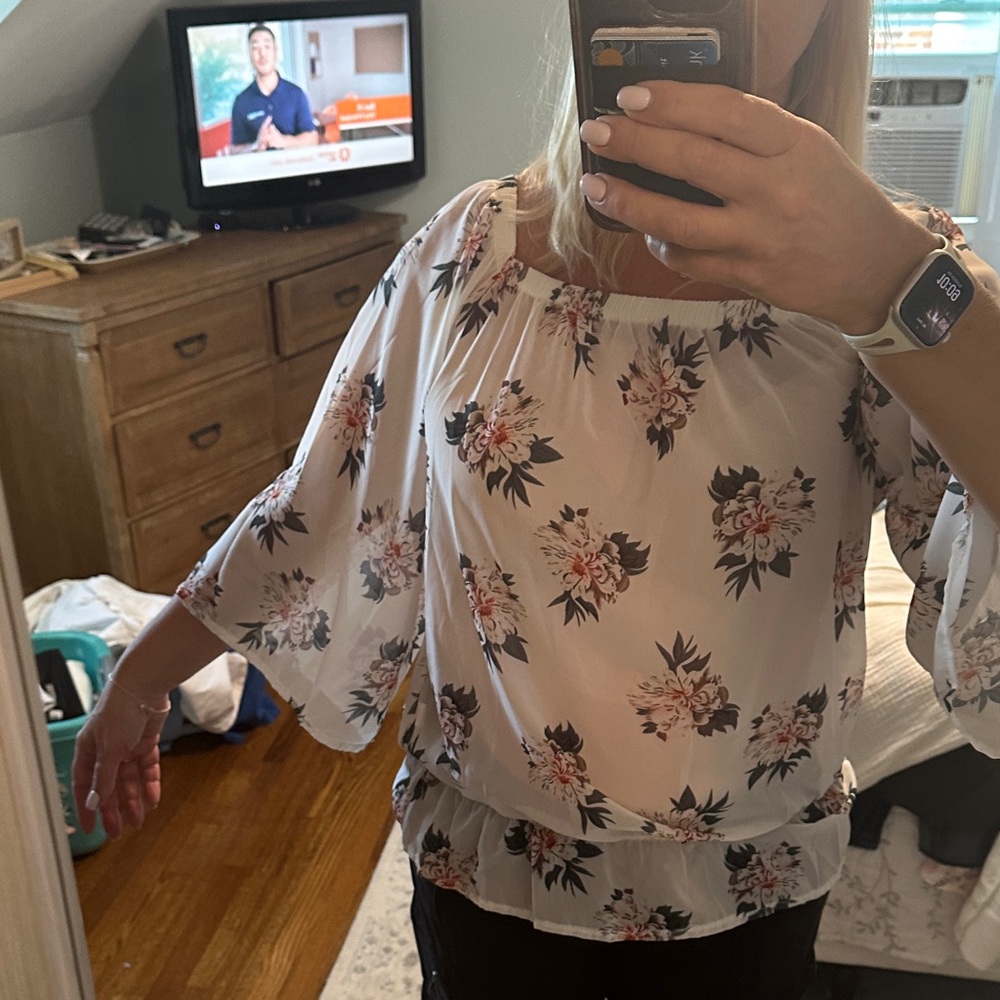 Chic Floral Print Blouse - White